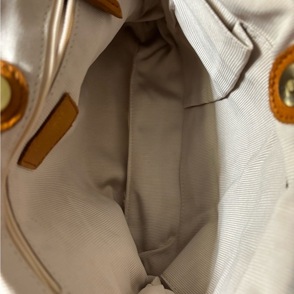 🔥Margot New York Mickey Double Zip Crossbody Camel Color PRICED TO SELL - Picture 6 of 10